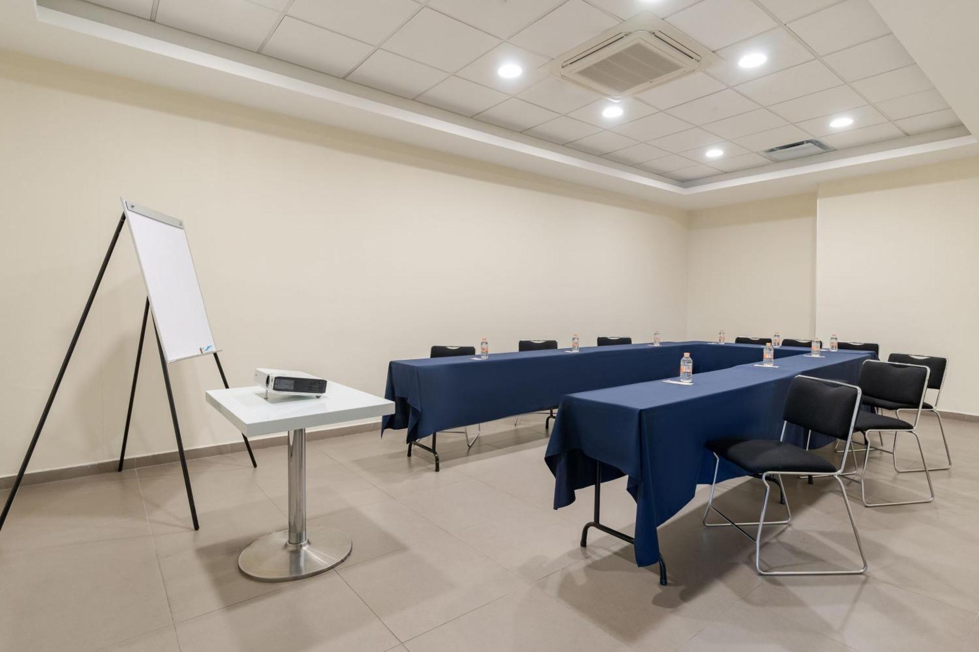 City Express Junior By Marriott Aguascalientes Centro Buitenkant foto