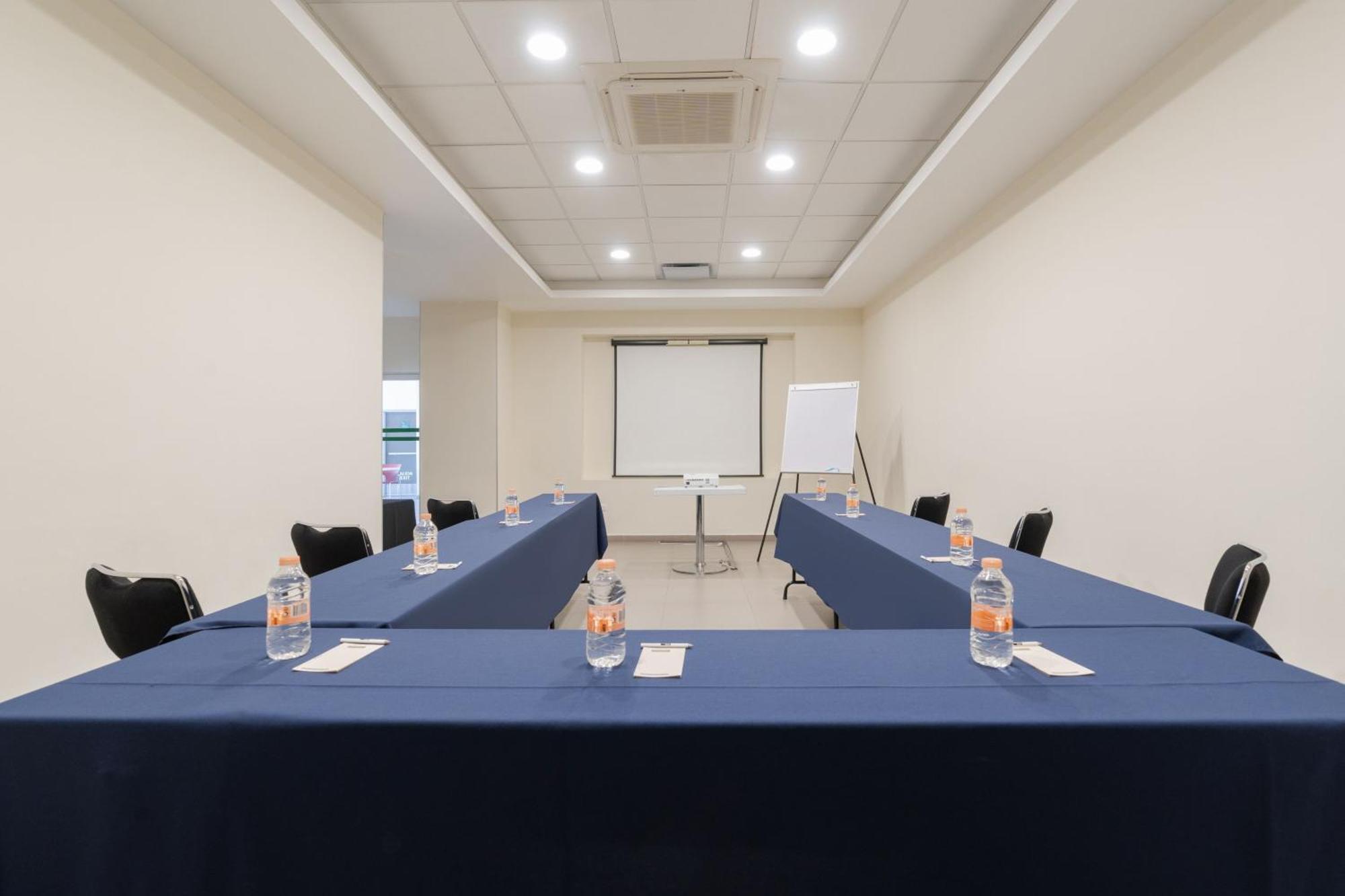 City Express Junior By Marriott Aguascalientes Centro Buitenkant foto