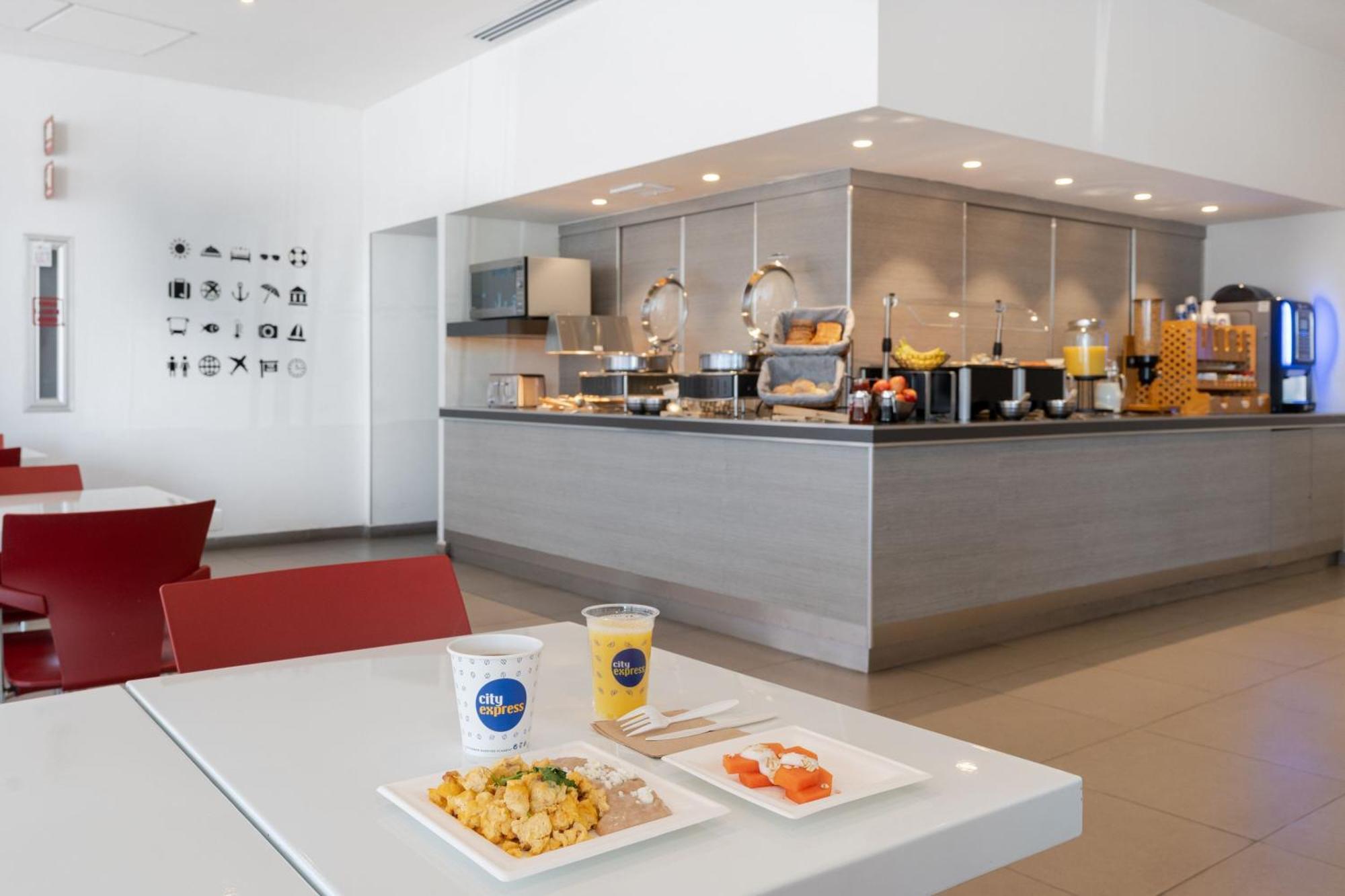City Express Junior By Marriott Aguascalientes Centro Buitenkant foto