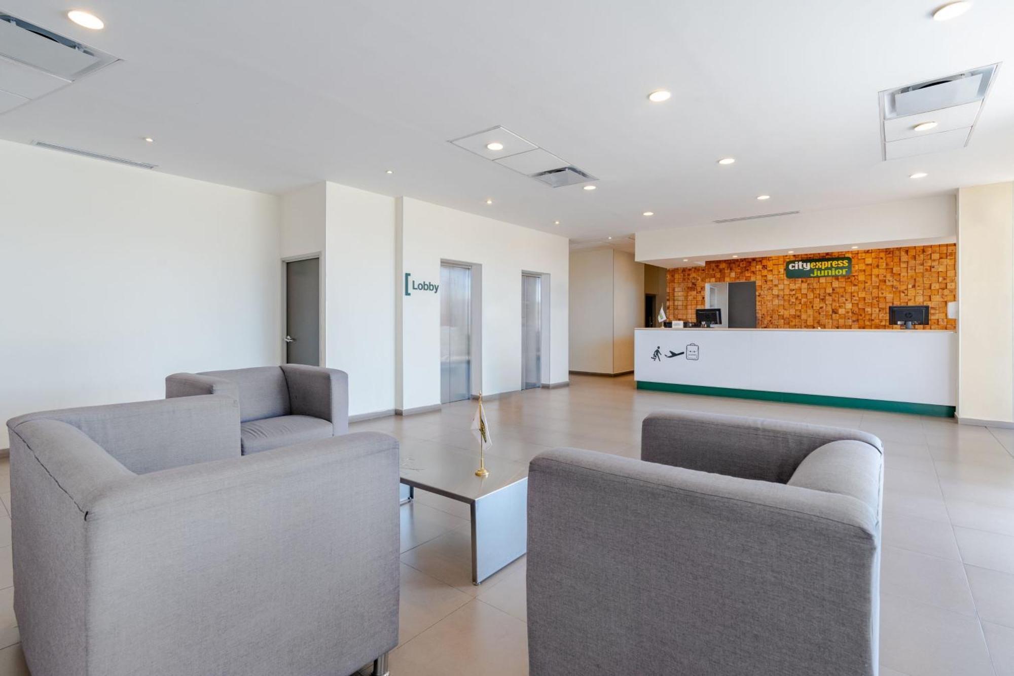 City Express Junior By Marriott Aguascalientes Centro Buitenkant foto