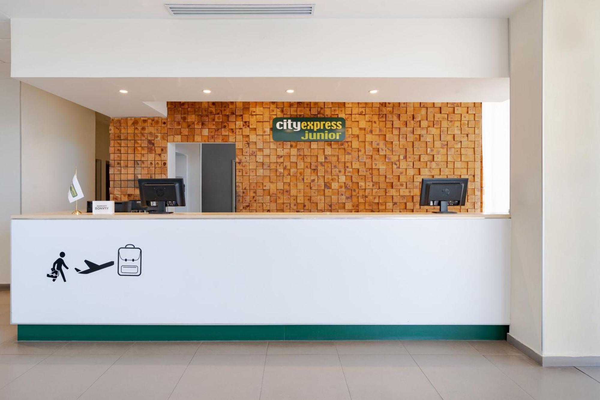 City Express Junior By Marriott Aguascalientes Centro Buitenkant foto