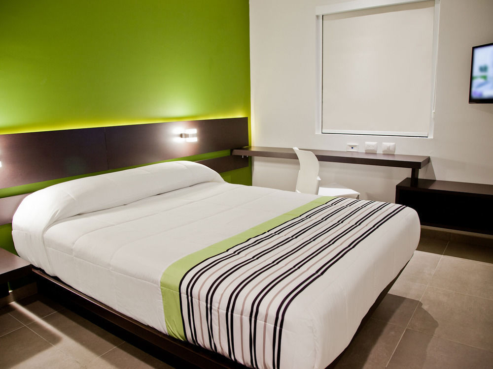 City Express Junior By Marriott Aguascalientes Centro Buitenkant foto